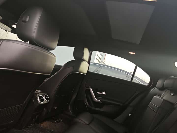 Фото 7 - Mercedes-Benz A-Class