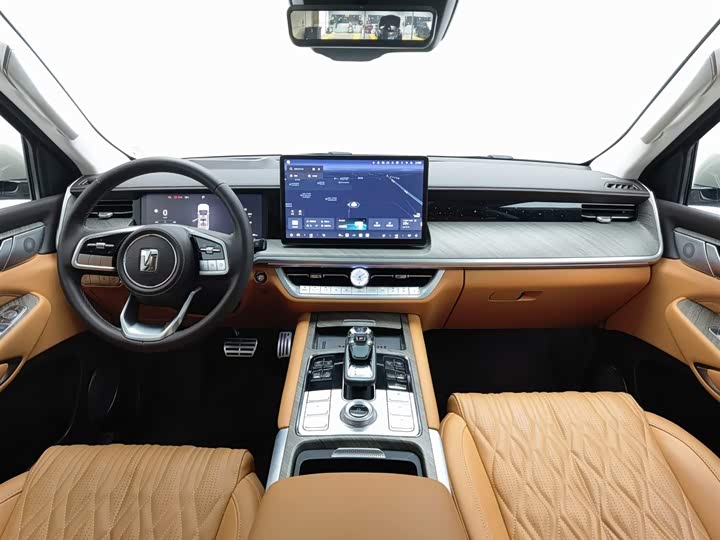 Фото 5 - Tank 500 Hybrid