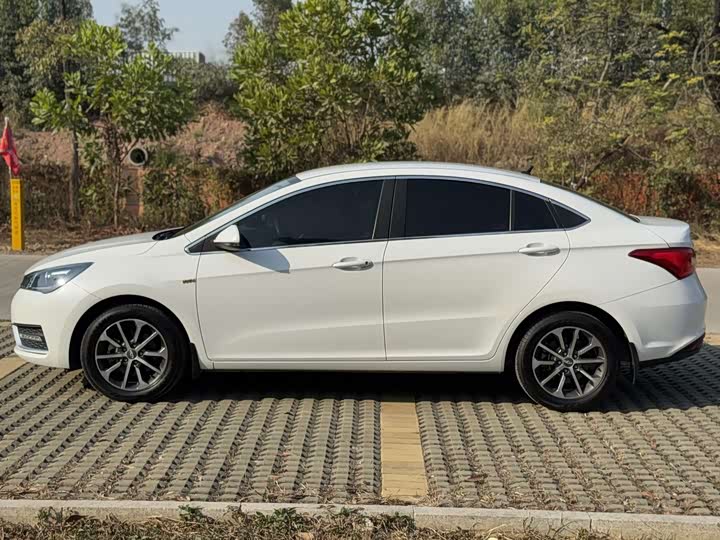 Фото 4 - Chery Arrizo 5