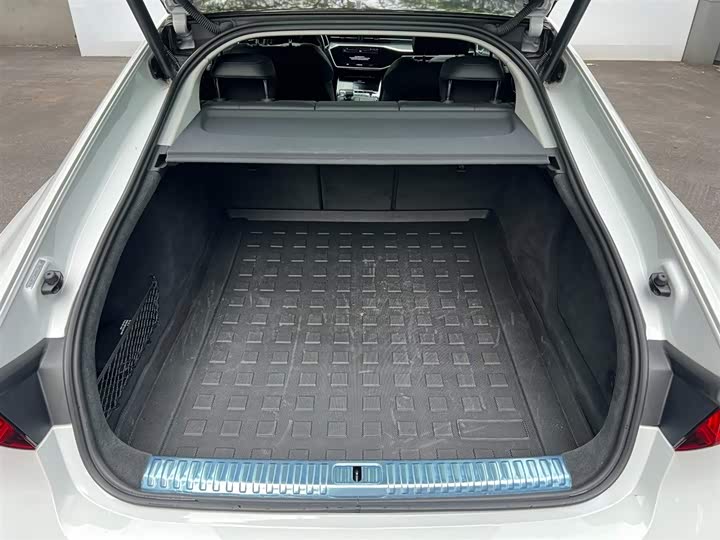 Фото 9 - Audi A7