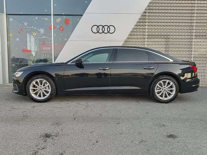 Фото 4 - Audi A6L