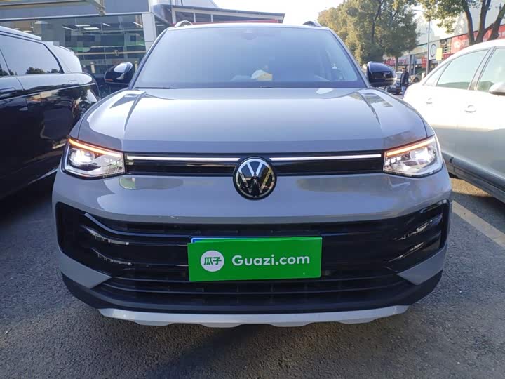 Фото 3 - Volkswagen Tharu