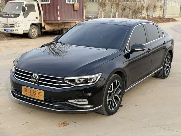 Фото 1 - Volkswagen Magotan