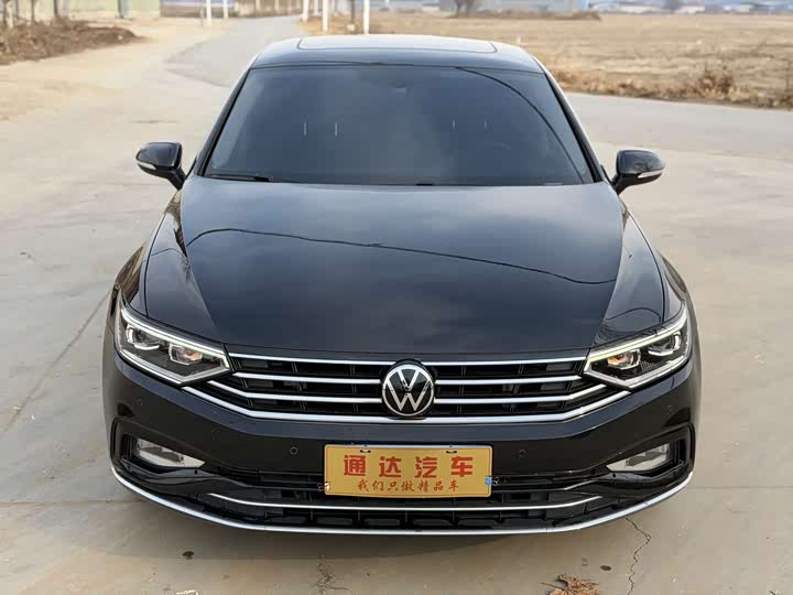 Фото 2 - Volkswagen Magotan