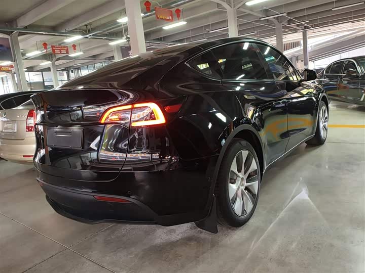 Фото 7 - Tesla Model Y