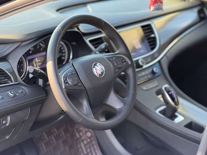 Фото 7 - Buick LaCrosse