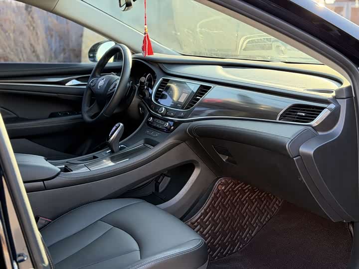 Фото 9 - Buick LaCrosse