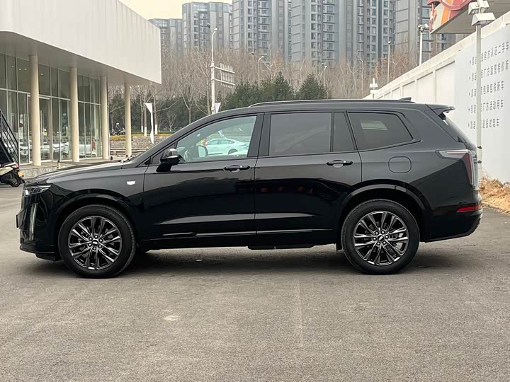 Фото 3 - Cadillac XT6