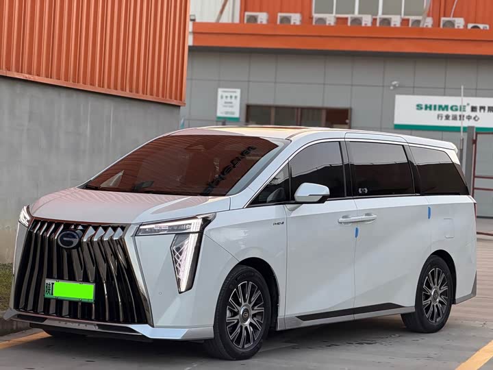 Фото 1 - GAC Trumpchi E9