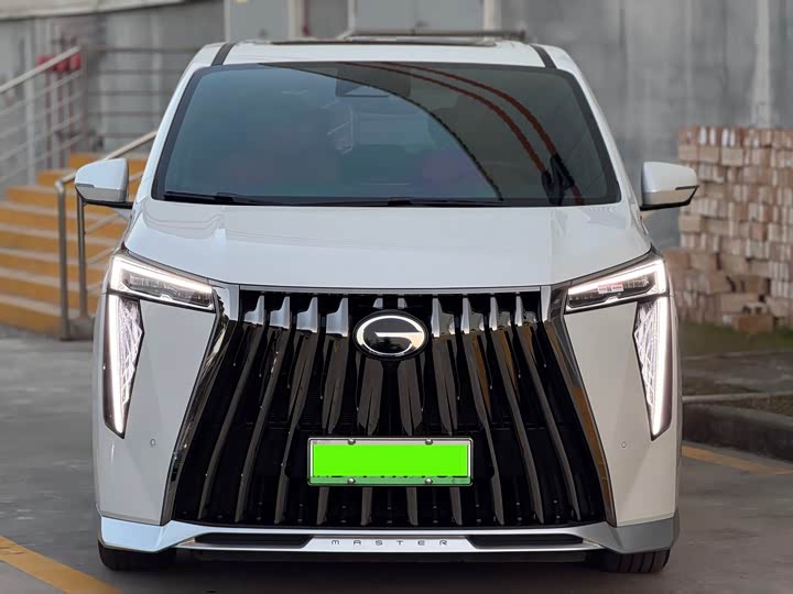 Фото 2 - GAC Trumpchi E9