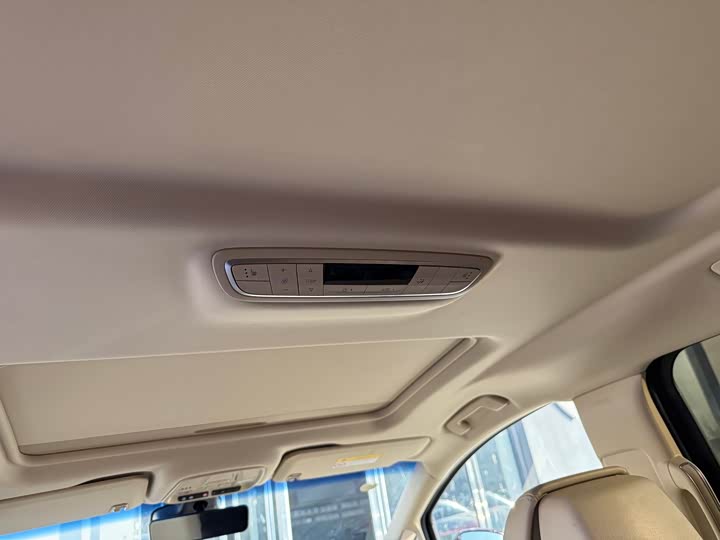 Фото 7 - Buick GL8 ES