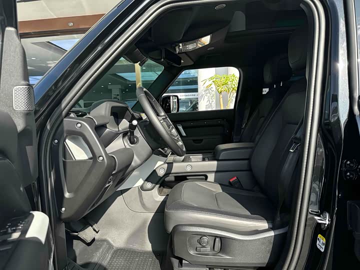 Фото 7 - Land Rover Defender