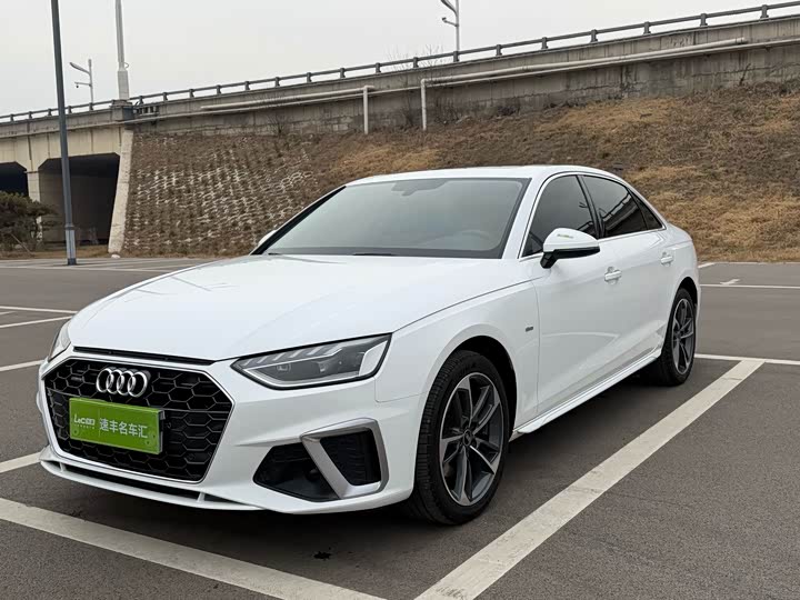 Фото 1 - Audi A4L