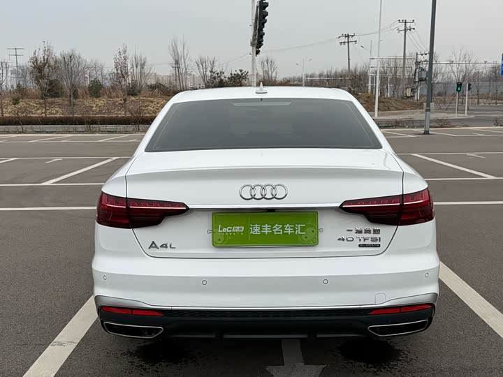 Фото 4 - Audi A4L