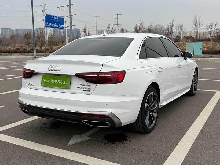 Фото 5 - Audi A4L