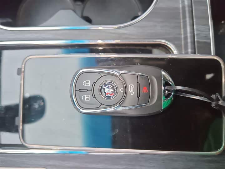 Фото 9 - Buick GL8 ES