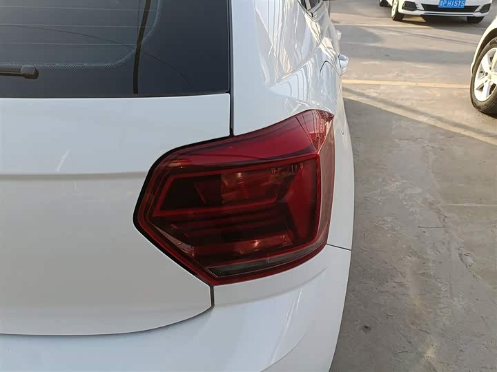 Фото 8 - Volkswagen Polo