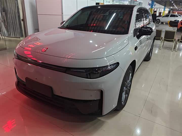 Фото 1 - Leapmotor C10