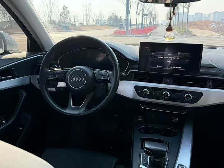 Фото 7 - Audi A4L
