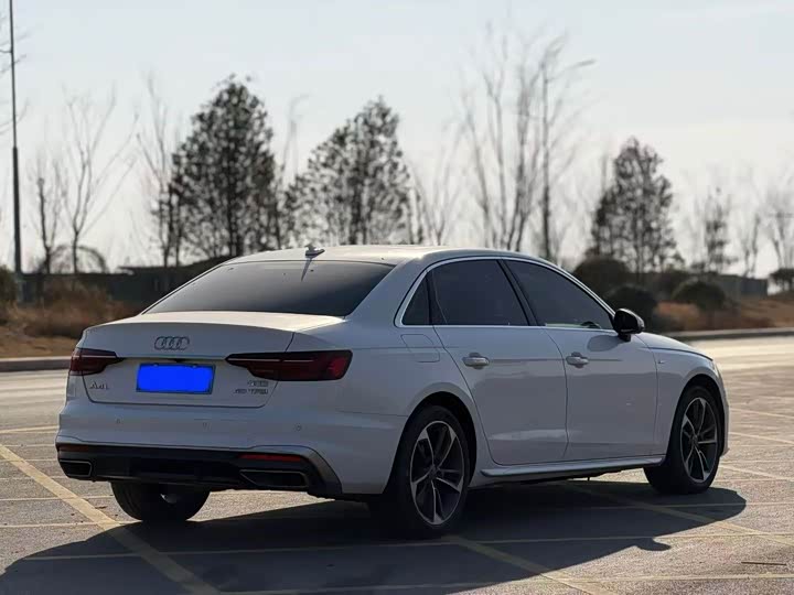 Фото 9 - Audi A4L