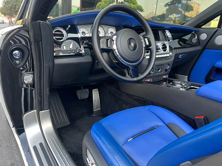 Фото 4 - Rolls-Royce Dawn