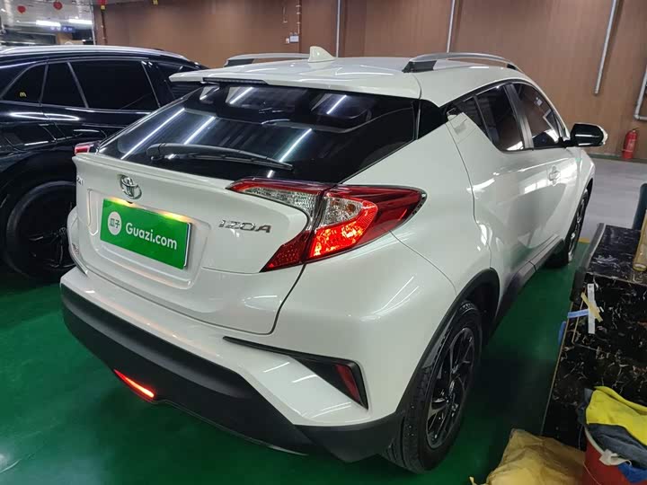 Фото 7 - Toyota Izoa