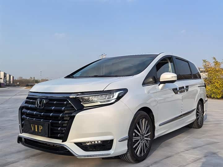 Фото 1 - Honda Elysion