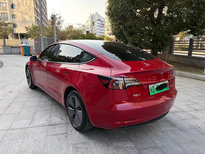 Фото 7 - Tesla Model 3