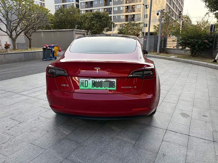 Фото 8 - Tesla Model 3