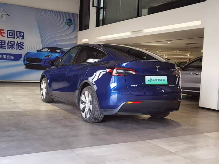 Фото 4 - Tesla Model Y