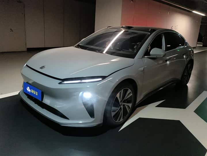 Фото 1 - Nio ET5