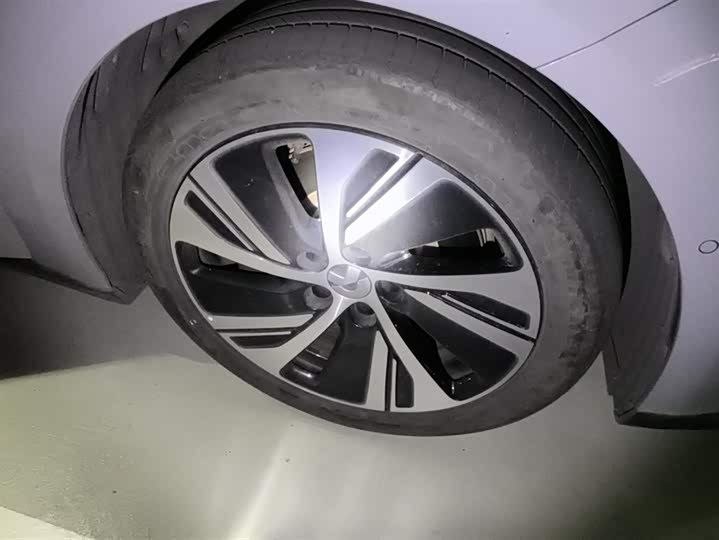 Фото 6 - Nio ET5