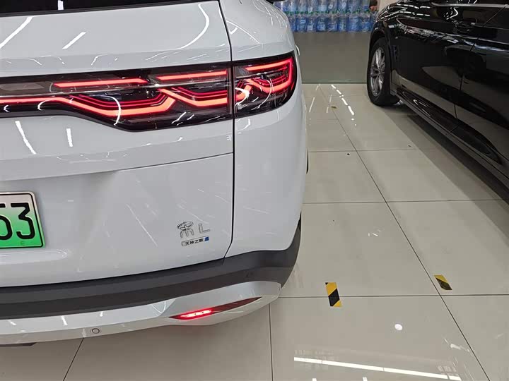 Фото 8 - BYD Song L DM-i Hybrid