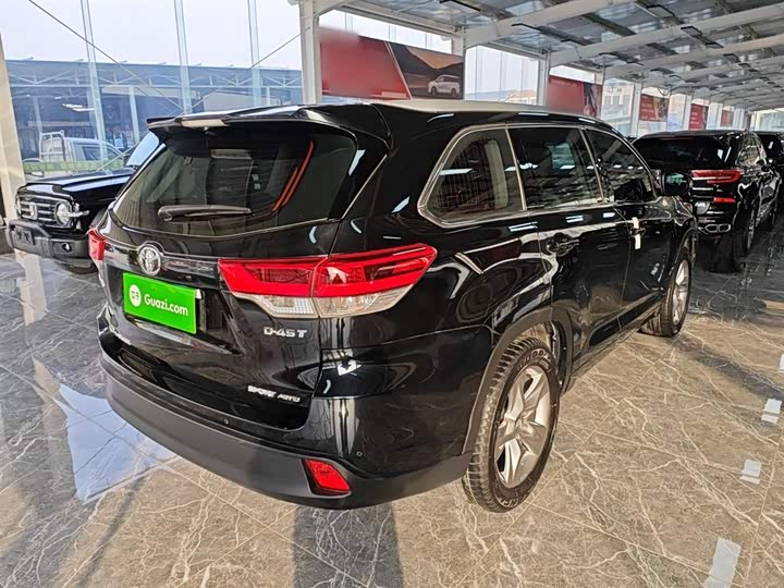 Фото 7 - Toyota Highlander