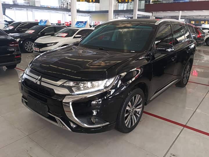 Фото 2 - Mitsubishi Outlander