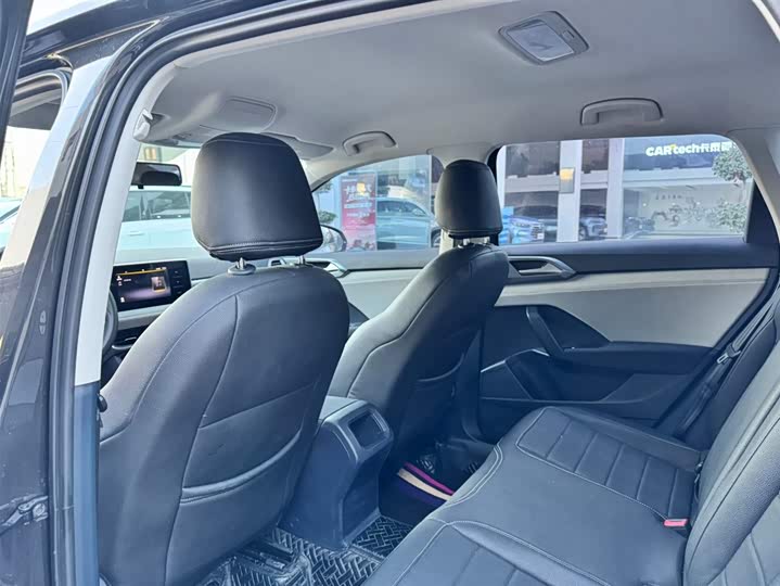 Фото 4 - Volkswagen Tharu