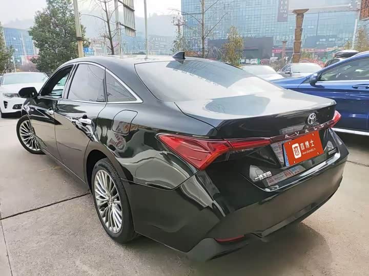 Фото 3 - Toyota Avalon