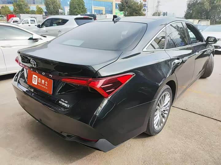 Фото 4 - Toyota Avalon