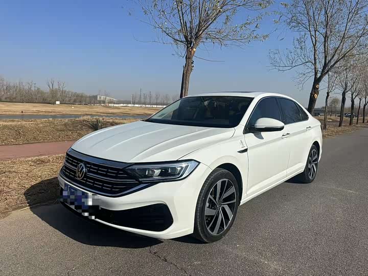 Фото 1 - Volkswagen Sagitar L