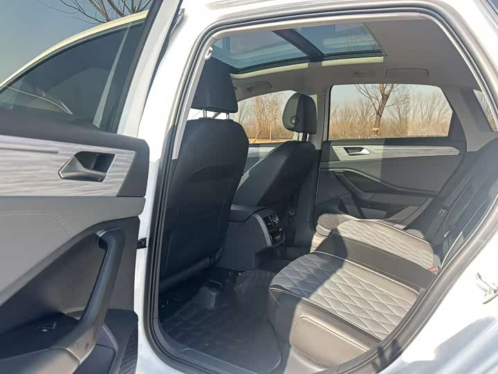 Фото 6 - Volkswagen Sagitar L