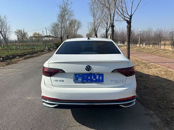 Фото 8 - Volkswagen Sagitar L