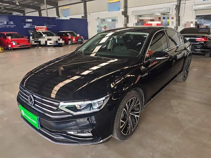 Фото 2 - Volkswagen Magotan