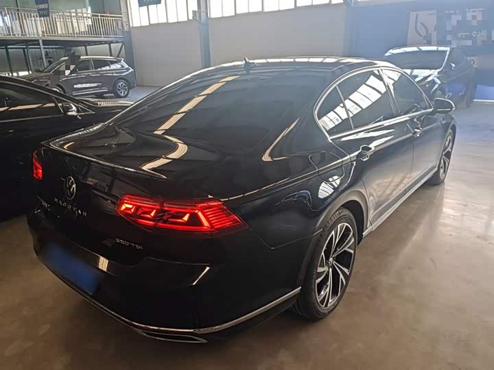 Фото 7 - Volkswagen Magotan