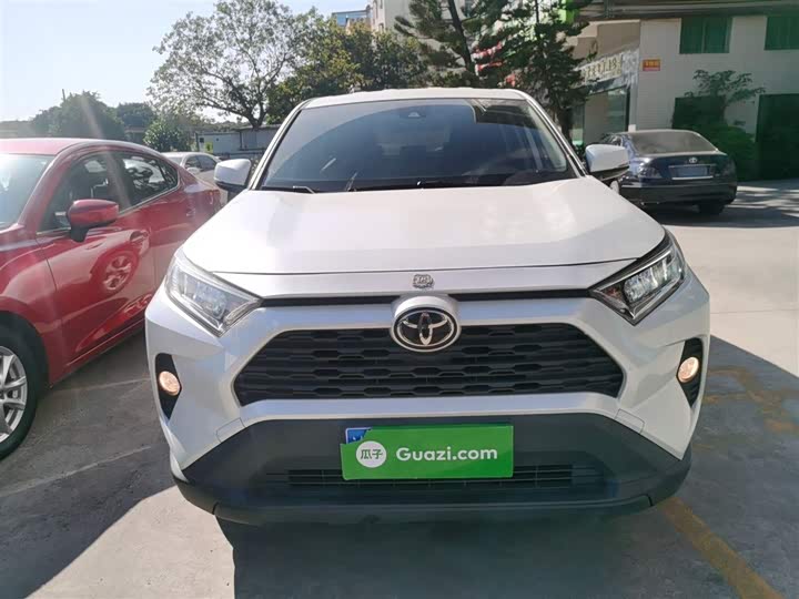 Фото 3 - Toyota RAV4