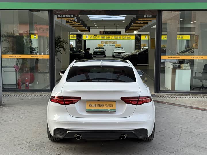 Фото 5 - Jaguar XE L