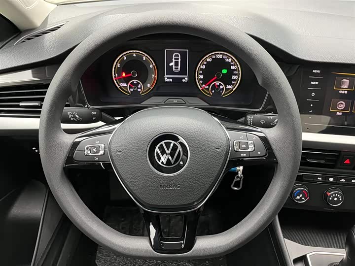 Фото 3 - Volkswagen Lavida