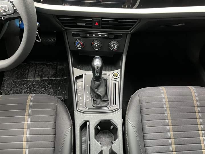 Фото 5 - Volkswagen Lavida