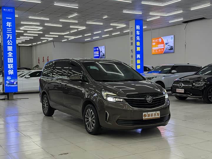 Фото 3 - Buick GL8 ES