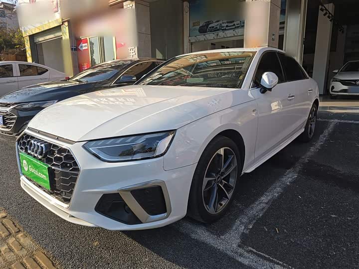 Фото 1 - Audi A4L