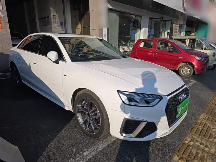 Фото 4 - Audi A4L